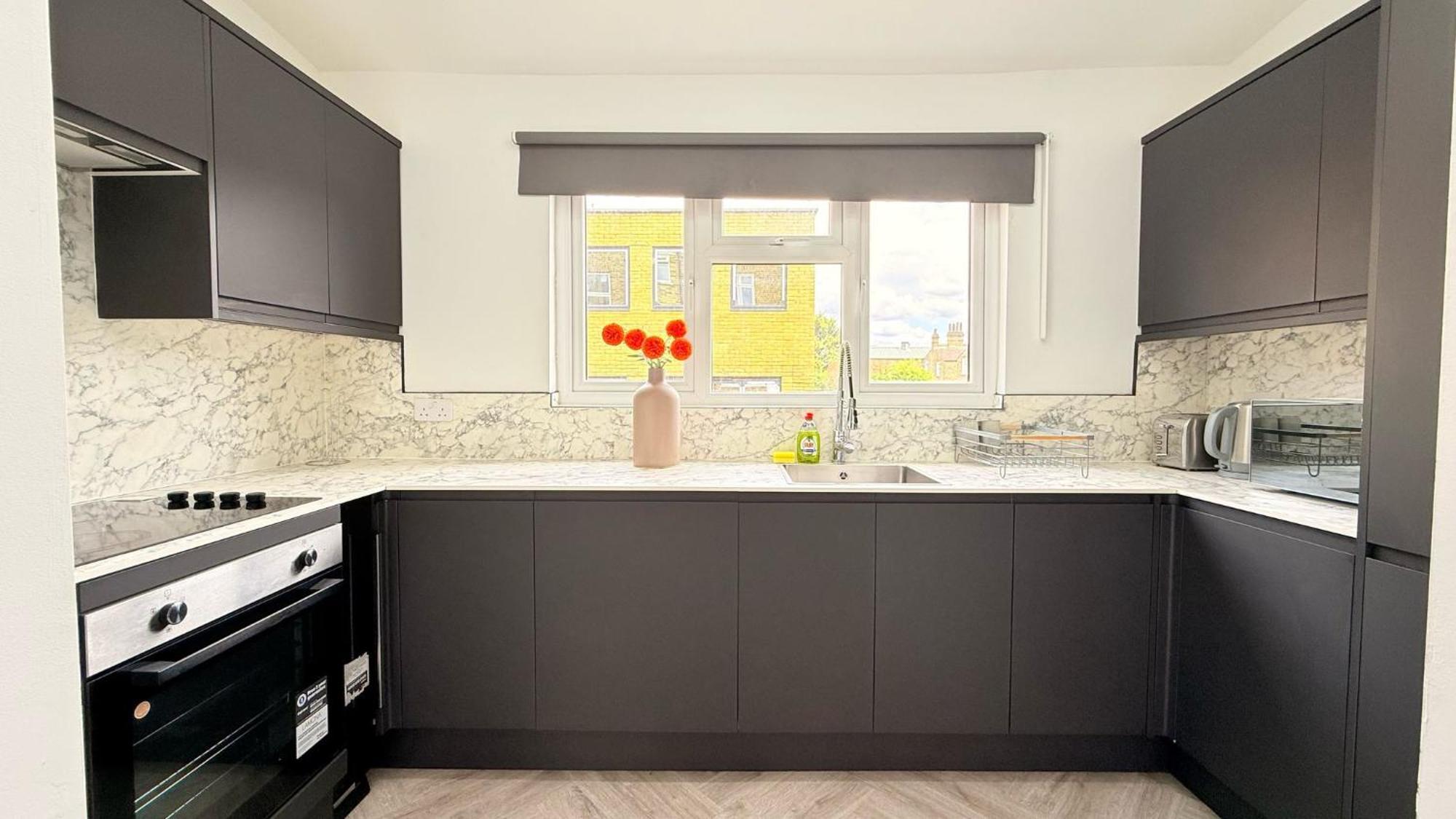 Stylish Close To Center Zone 2